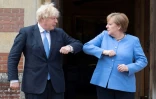 Le Premier ministre britannique Boris Johnson accueille la chancelière allemande Angela Merkel arrivée en visite officielle à Chequers, le 2 juillet 2021
