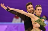 Gabriella Papadakis et Guillaume Cizeron, lors de leur programme court de danse sur glace aux Jeux olympiques de Pyeongchang, le 19 février 2018