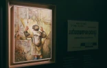 Une oeuvre de Samuel Bak, peintre et survivant de l'Holocauste, exposée dans son musée à Vilnius, le 20 novembre 2017