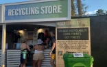 Un local de recyclage au festival de Coachella, 16 avril 2023 à Indio, en Californie