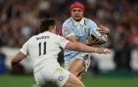 L'ailier du XV de France Louis Bielle-Biarrey (D) a marqué quatre essais contre les Anglais, lors de la victoire de la France face à l'Angleterre samedi en clôture du Tournoi des six nations 