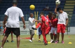 Mardi 13 mars 2012 - Les Black Stars, anciens joueurs professionnels de foot, sont allés  la rencontre des jeunes