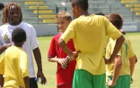 Mardi 13 mars 2012 - Les Black Stars, anciens joueurs professionnels de foot, sont allés  la rencontre des jeunes
