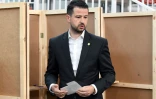Le président monténégrin Jakov Milatovic vote lors de législatives anticipées, le 11 juin 2023 à Podgorica 