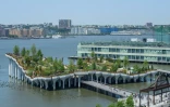 Le parc aérien "Little Island" sur le fleuve Hudson, le 21 mai 2021 à New York