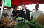 François Hollande le 05/04/2007 au marché du Chaudron
