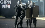 Des policiers de la Force d'Intervention de la Police Nationale (FIPN) en démonstration le 01 décembre 2009 à Bièvres