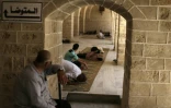 Des palestiniens prient dans la mosquée Al-Omari à Gaza, le 27 mai 2017, premier jour du mois sacré du ramadan