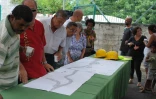 Lundi 21 mai 2012 - Lancement des travaux des abords de l'école de l'Étang (Photo D.R)