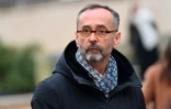 Le maire de Béziers, Robert Ménard, arrive au tribunal judiciaire de Montpellier, dans le sud de la France, le 18 février 2025