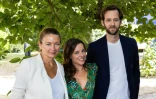 La réalisatrice Caroline Vignal et les acteurs Laure Calamy et Benjamin Lavernhe posent le 29 août 2020 à Angoulême