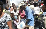 Des sacs d'aide humanitaire distribués le 12 octobre 2016 en Haïti