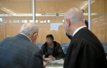Issa Al H arrive au tribunal de Düsseldorf le 10 septembre 2025, jour de sa condamnation à la perpétuité pour l’attaque au couteau qui a fait trois morts à Solingen en août 2024