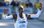 Le marathonien kényan Eliud Kipchoge remporte le marathon de Tokyo le 6 mars 2022