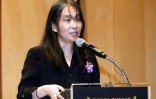 L'auteur sud-coréenne Han Kang, lauréate du prix Nobel de littérature 2024, lors d'une cérémonie à Séoul le 17 octobre 2024