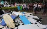 Saint-Denis - Jeudi 26 juillet 2012 - Rassemblement de surfeurs devant la préfecture pour demander des mesures de protection contre les requins