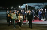 Le président Vladimir Poutine accueille les prisonniers russes libérés par les pays occidentaux, le 1er août 2024 à l'aéroport moscovite de Vnoukovo