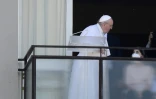 Le pape au balcon de l'hôpital Gemelli à Rome le 11 juillet 2021