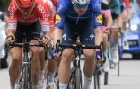 Rémi Cavagna emmène un groupe  d'échappés, lors de la course sur route aux Championnats de France, le 20 juin 2021 à Epinal