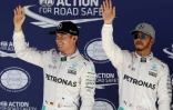 Les pilotes Mercedes Nico Rosberg et Lewis Hamilton après les qualifications du GP de F1 des USA, le 22 octobre 2016 à Austin