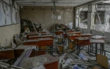 Une salle de classe de l'école de Zelenyi Hai ravagées par des bombardements, le 1er avril 2022