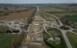 Vue aérienne du chantier de construction de l'autoroute A69 Toulouse-Castres, près de Verfeil, le 14 mars 2025 en Haute-Garonne