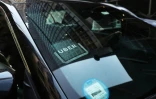 Un chauffeur Uber attend un client Ă Manhattan, le 14 juin 2017
