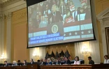 L'ex-président Donald Trump apparaît sur un écran lors d'une audition de la commsission d'enquête du 6 janvier à Washington le 21 juin 2022
