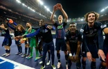 Des joueurs du Paris SG célèbrent leur victoire finale de Coupe de France face à Marseille, le 21 mai 2016 au Stade de France