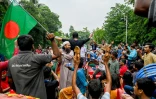 Des manifestants réunis à l'appel d'une organisation étudiante bangladaise lancent un appel à la désobéissance civile après les affrontements qui ont fait plus de 200 morts en juillet, le 3 août 2024 à Dacca 