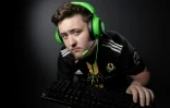 Mathieu Herbaut, joueur de l'équipe française de eSport Vitality, lors d'une séance photo le 25 juin 2019 à Paris