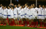 L'équipe de France de rugby lors des hymnes avant le match du Tournoi des six nations contre le pays de Galles le 22 février 2020 à Cardiff