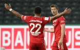 Robert Lewandowski (d) et Serge Gnabry, attaquants du Bayern Munich, à Berlin, le 4 juillet 2020