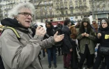 Le porte-parole du DAL (Droit au Logement) Jean-Baptiste Eyraud fait un discours lors de la manifestation contre les expulsions, à Paris le 2 avril 2016