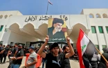 Des partisans du leader chiite irakien Moqtada Sadr en sit-in devant le Conseil suprême de la magistrature, le 23 août 2022 à Bagdad