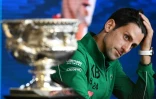 Le Serbe Novak Djokovic, lors d'une conférence de presse après avoir remporté la finale de l'Open d'Australie face a l'Autrichien Dominic Thiem, le 3 février 2020 à Melbourne