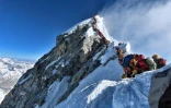 La foule au sommet de l'Everest, le 22 mai 2019