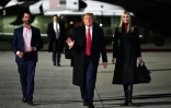 Donald Trump (centre), Ivanka Trump et Donald Trump Jr (gauche) à Marietta, aux Etats-Unis, le 4 janvier 2021
