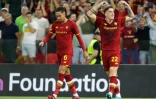 Le milieu de la Roma Nicolo Zaniolo (d) vient de marquer l'unique but de la finale contre Feyenoord, le 25 mai 2022 à Tirana 