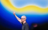 Le PDG d'Apple, Tim Cook, lors de l'événement "Awe-Dropping" au Steve Jobs Theater ,sur le campus d'Apple Park à Cupertino, en Californie, le 9 septembre 2025