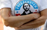 Un homme porte un T-shirt appelant à la libération de Danny Fenster, journaliste américain emprisonné en Birmanie, le 5 juin 2021 à Huntington Woods, dans le Michigan, aux Etats-Unis.