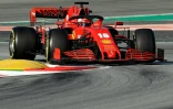 Charles Leclerc au volant de sa Ferrari lors des essais de présaison de F1 sur le circuit de Montmelo près de Barcelone le 28 février 2020