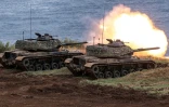 Photo diffusée par le ministère taïwanais de la Défense nationale, le 24 juillet 2024, montrant des chars M60A3 de fabrication américaine lors d'exercices militaires annuels sur les îles Penghu, à Taïwan