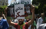 Manifestation contre le régime à Alger le 19 juillet 2019, quelques heures avant la finale de Coupe d'Afrique des Nations au Caire entre l'Algérie et le Sénégal