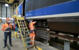 Révision d'un TGV au Technicentre Atlantique de Châtillon, le 14 mai 2020 dans les Hauts-de-Seine