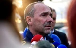 Le préfet de police des Bouches-du-Rhône, Pierre-Edouard Colliex, s'exprime face à la presse devant la prison d'Arles, le 3 janvier 2025