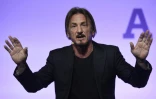 L'acteur américain Sean Penn pendant la COP21, au Bourget, près de Paris, le 5 décembre 2015