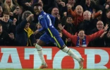 La joie du milieu de terrain de Chelsea, Callum Hudson-Odoi, après avoir marqué le 3e but à domicile contre la Juventus Turin, lors de leur match de groupes de la Ligue des Champions, le 23 novembre 2021 au Stade de Stamford Bridge à Londres