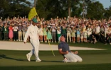 Le Nord-Irlandais Rory McIlroy célèbre sa victoire au tournoi de golf d'Augusta, aux Etats-Unis, le 13 avril 2025