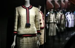 Des tailleurs à l'exposition "Gabrielle Chanel. Manifeste de mode" au palais Galliera à Paris, le 25 septembre 2020